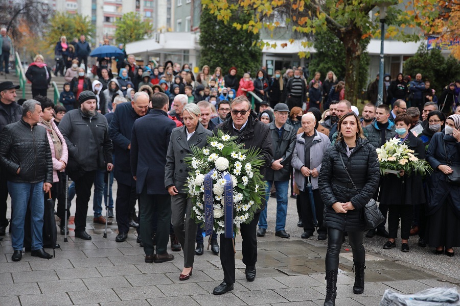 Obilježena 28. godišnjica ubistva učiteljice Fatime Gunić i njenih učenika Adisa, Vedada i Feđe