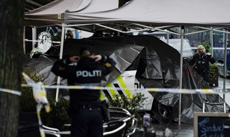 Polugoli muškarac napao više osoba u Oslu