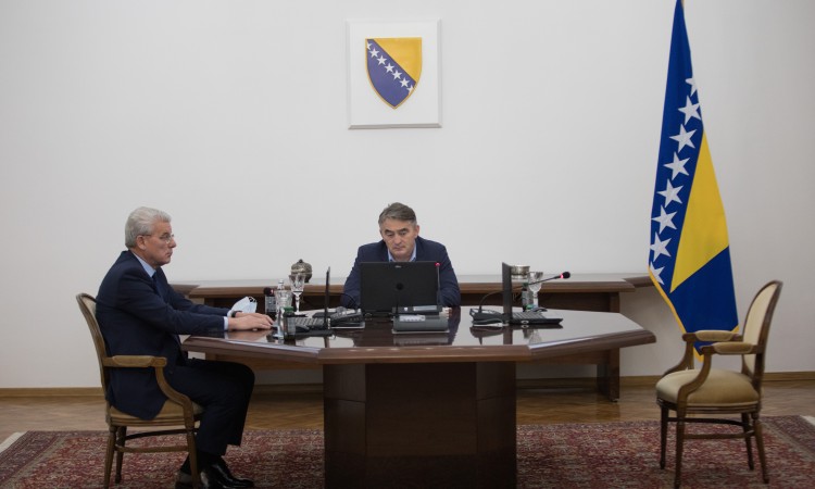 Bez Dodika Predsjedništvo BiH nije moglo donijeti odluku o angažovanju OS u pružanju pomoći