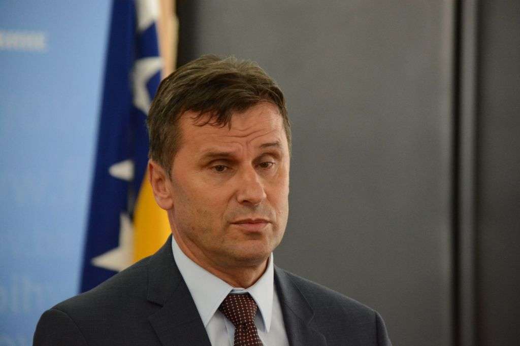 Novalić: Vlada FBiH osigurala 61 milion KM za dva programa pomoći pri zapošljavanju