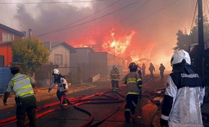 Požar progutao 100 kuća, više stotina evakuisanih u Čileu