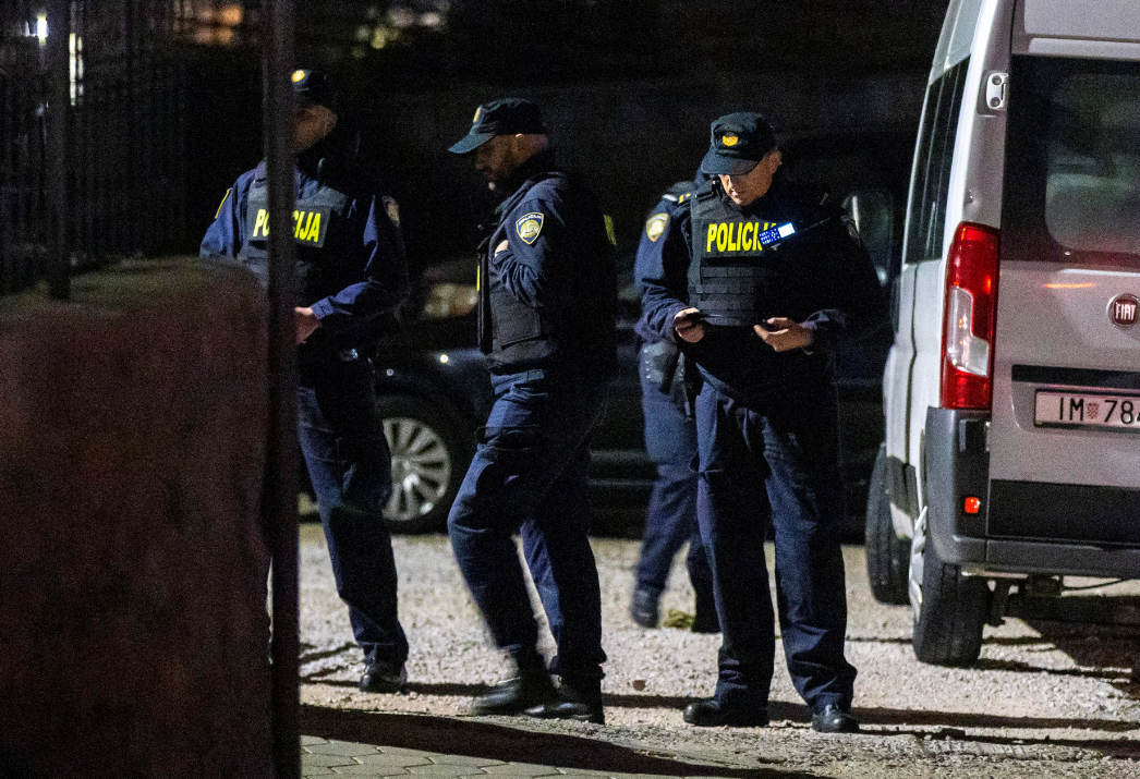 Hrvatska policija spasila tursku državljanku iz rijeke, u tijeku potraga za djetetom