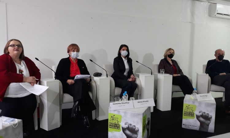 Panel diskusija ukazala da je čist zrak ljudsko pravo