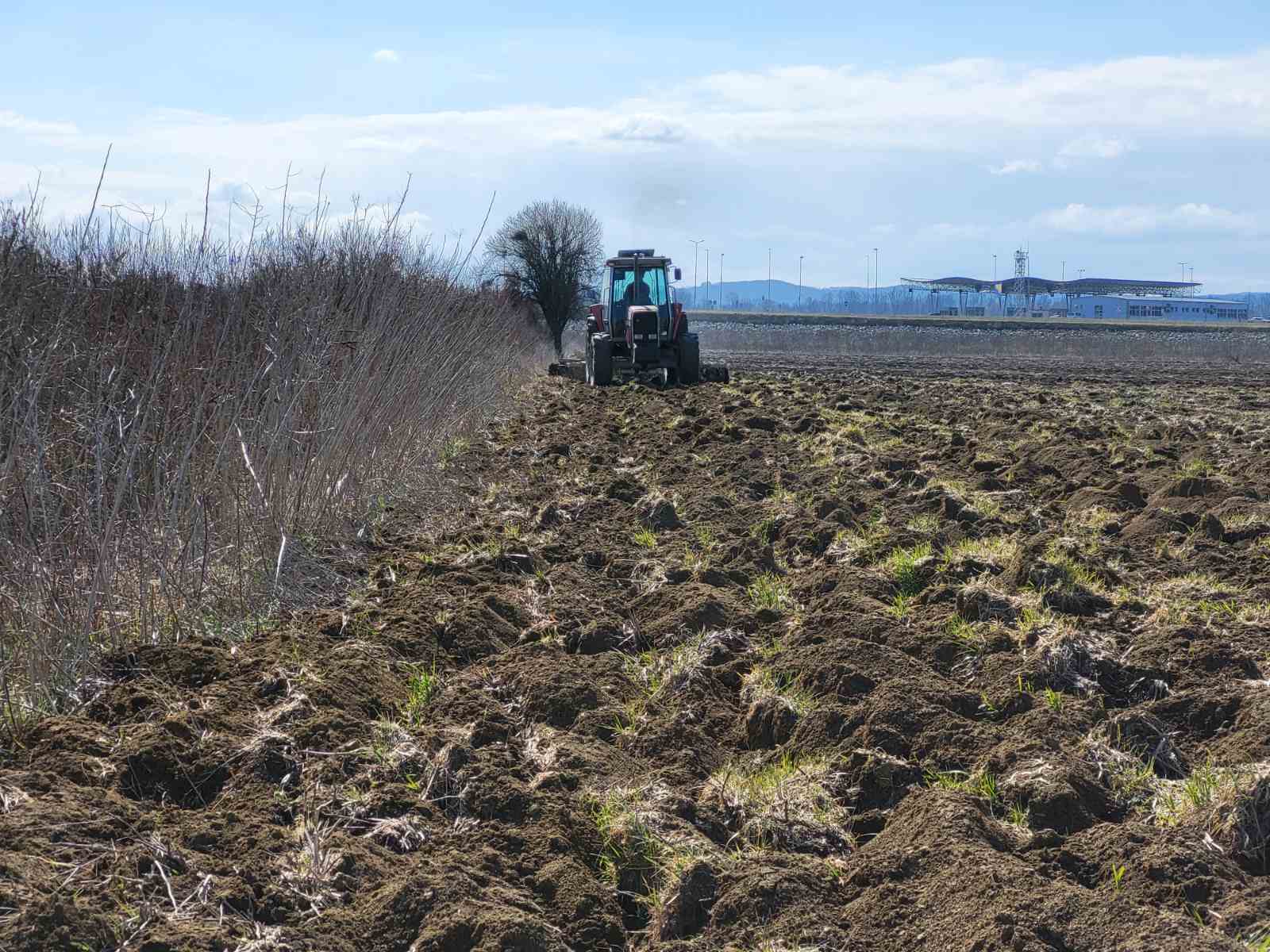 Poljoprivreda u Posavini na koljenima, upitna i sjetva