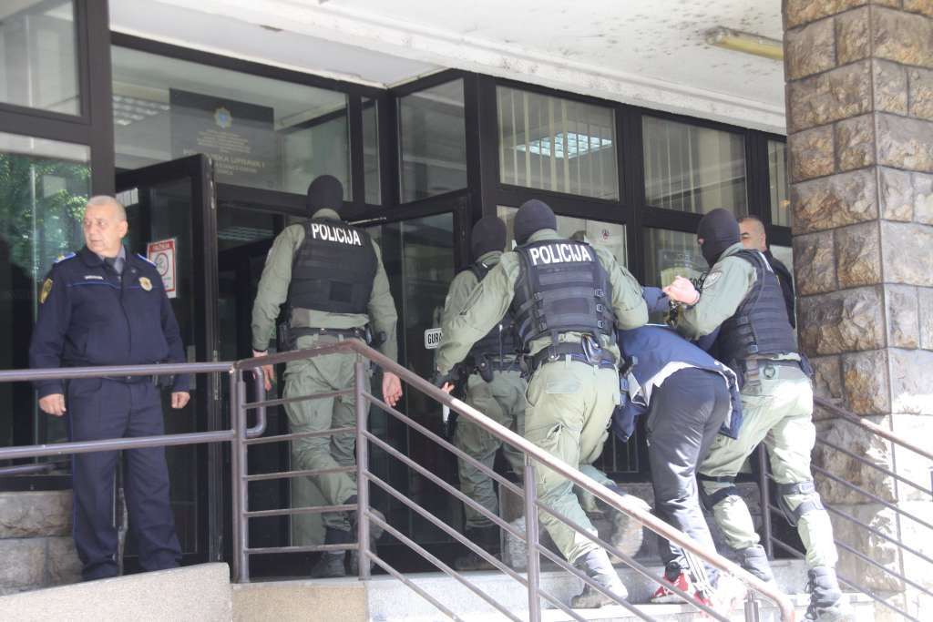 U ZDK-u i Hercegovini uhapšeno 26 osoba, za četiri se osobe traga