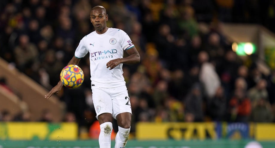 Fernandinho objavio da napušta City, Guardiola iznenanđen