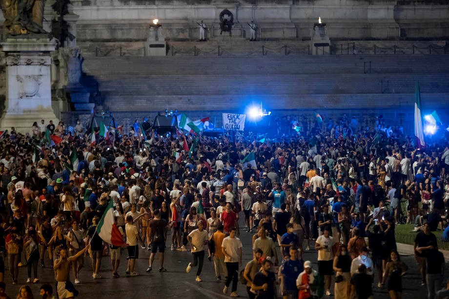 Slavlje na ulicama Rima trajalo dugo u noć