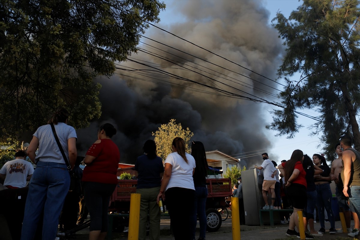 Veliki požar zahvatio industrijsku zonu u Čileu