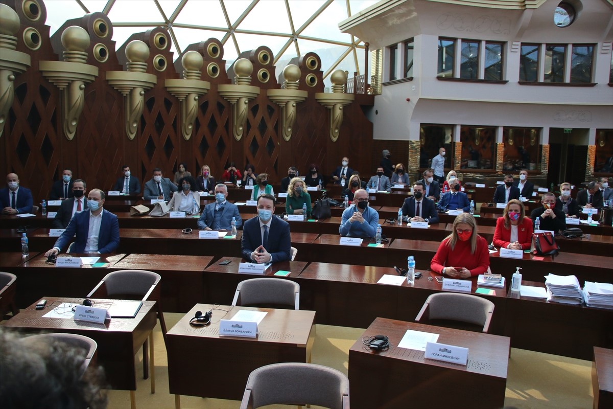 Sobranje bez kvoruma za izglasavanje nepovjerenja Vladi Zorana Zaeva