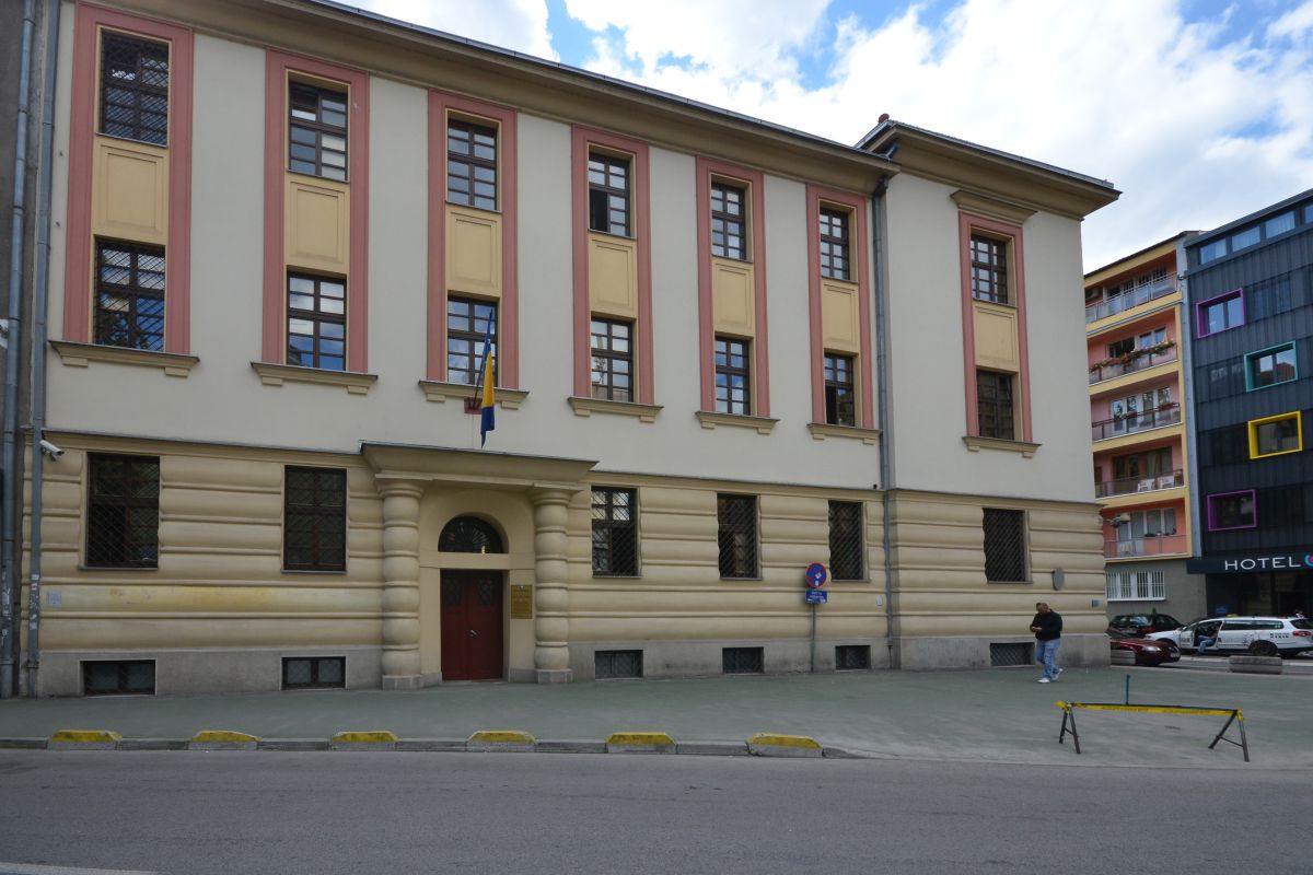 Podignuta optužnica protiv 21 osobe zbog fingiranja saobraćajnih nesreća, među njima i policajci