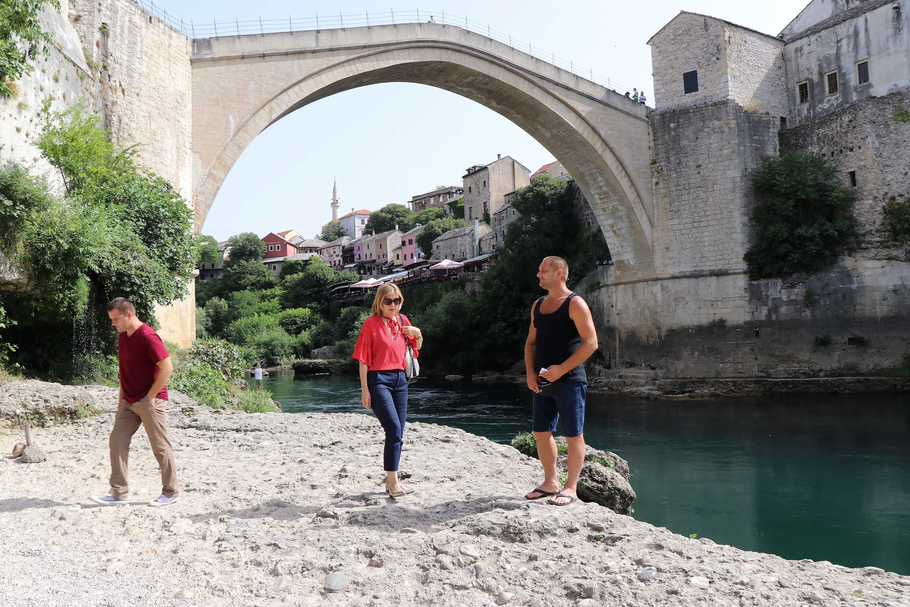 'Šlaufijada' se vraća u Mostar, niz Neretvu nogama, rukama i papučama