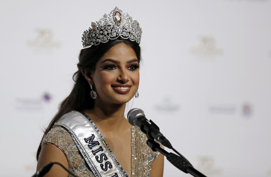 Indijka Harnaaz Sandhu krunisana za Mis Univerzum na izboru u Izraelu u sjenci pandemije