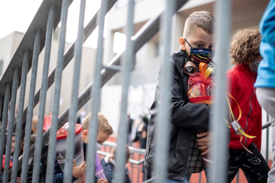 Učenici u Austriji od narednog ponedjeljka više neće morati nositi maske