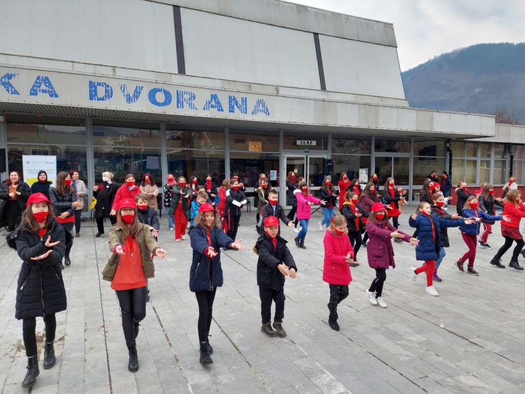 'Jedna milijarda ustaje i pleše': Goražde plesalo za mir u BiH