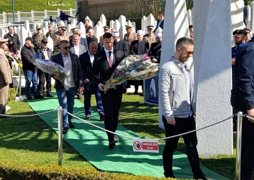 Delegacija Vlade TK odala počast na mezarju Kovači podom Dana Armije RBiH
