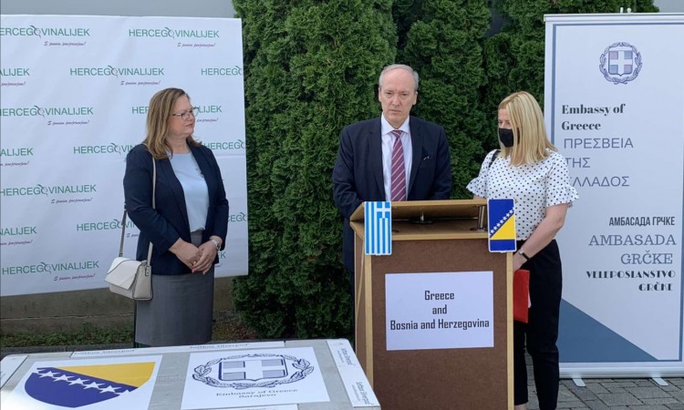Grčki ambasador uručio donaciju BiH od 120.000 cjepiva protiv Covid-19