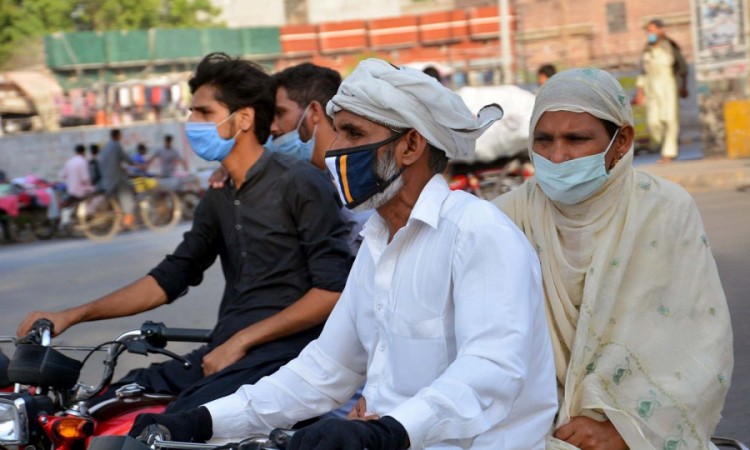 Pakistan uvodi stroge restrikcije protiv nevakcinisanih osoba