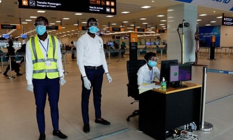 Aerodrom u Gani novčano kažnjava aviokompanije za nevakcinisane putnike