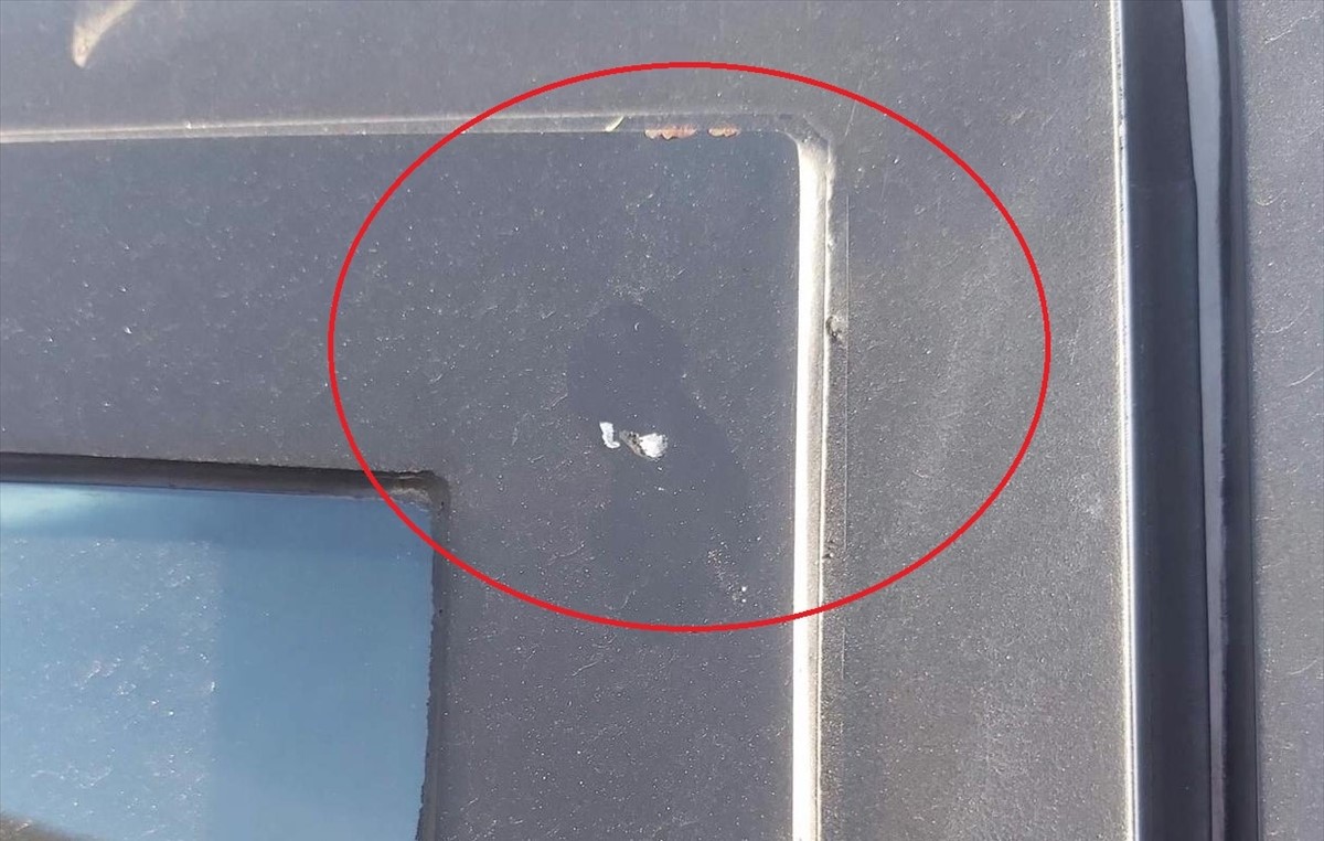 Na sjeveru Kosova ručnom granatom napadnuta dva policijska vozila