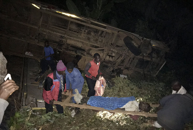 U Zimbabveu autobus sa vjernicima sletio sa puta, 35 mrtvih i 71 povrijeđen