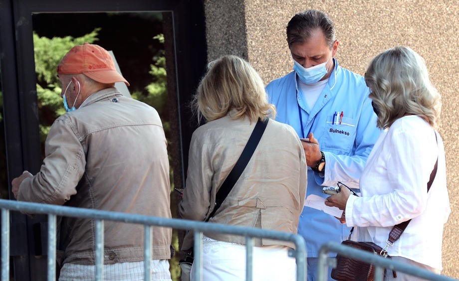 U Federaciji BiH 658 pozitivnih na korona virus, preminulo 14 osoba