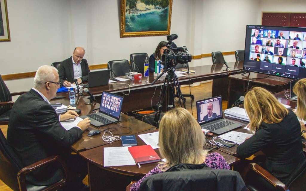 Od sutra isplata plata budžetskim korisnicima USK-a