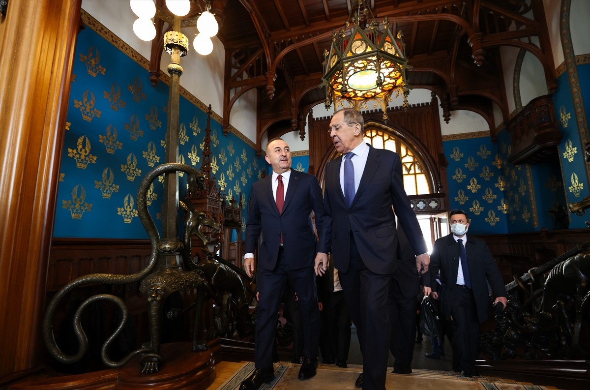 Cavusoglu u Moskvi: Turska pošten posrednik između Rusije i Ukrajine