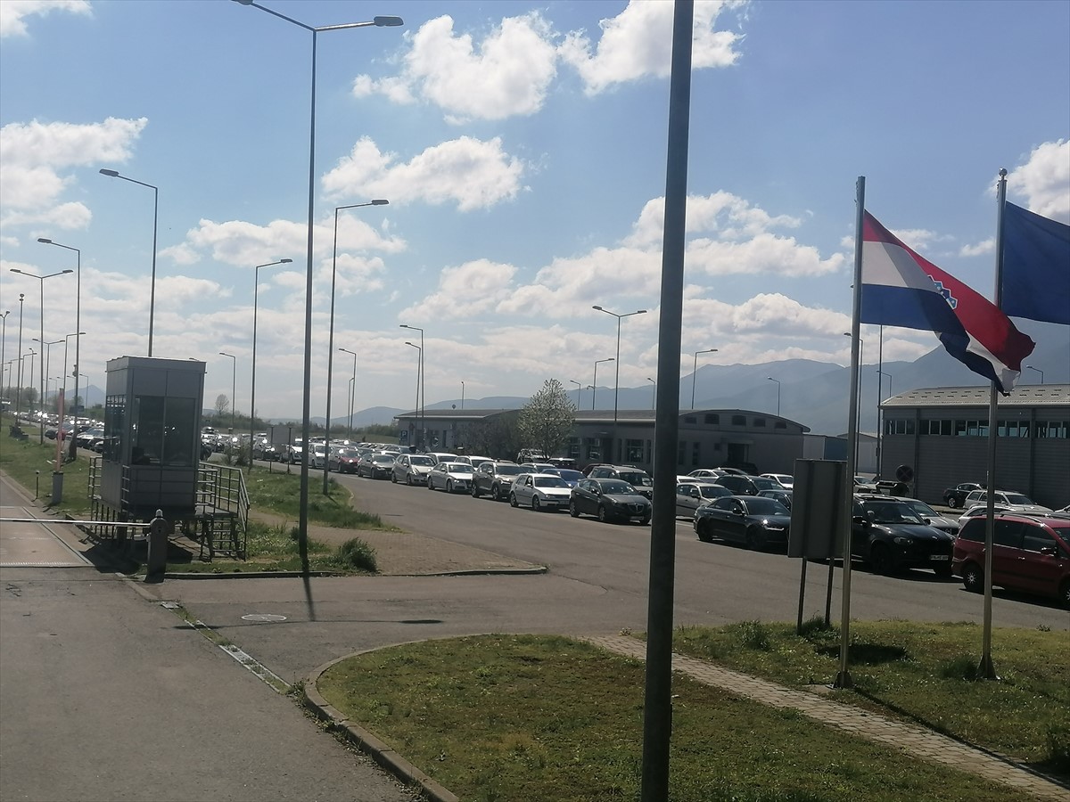 Kraj uskršnjih praznika: Kilometarske kolone na izlazu iz BiH