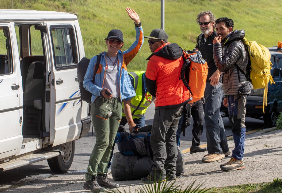Stotine penjača na Everest počeli da se vraćaju s vrha