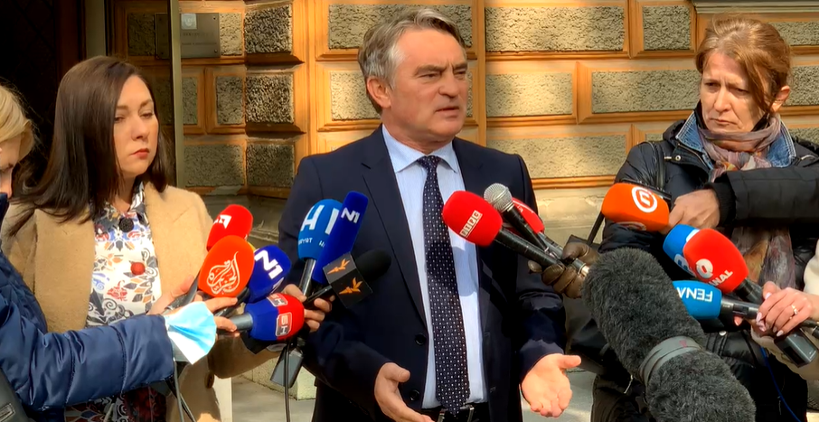 Komšić: Harmonikaš više ne može u Predsjedništvo, lako je glumiti mangupa