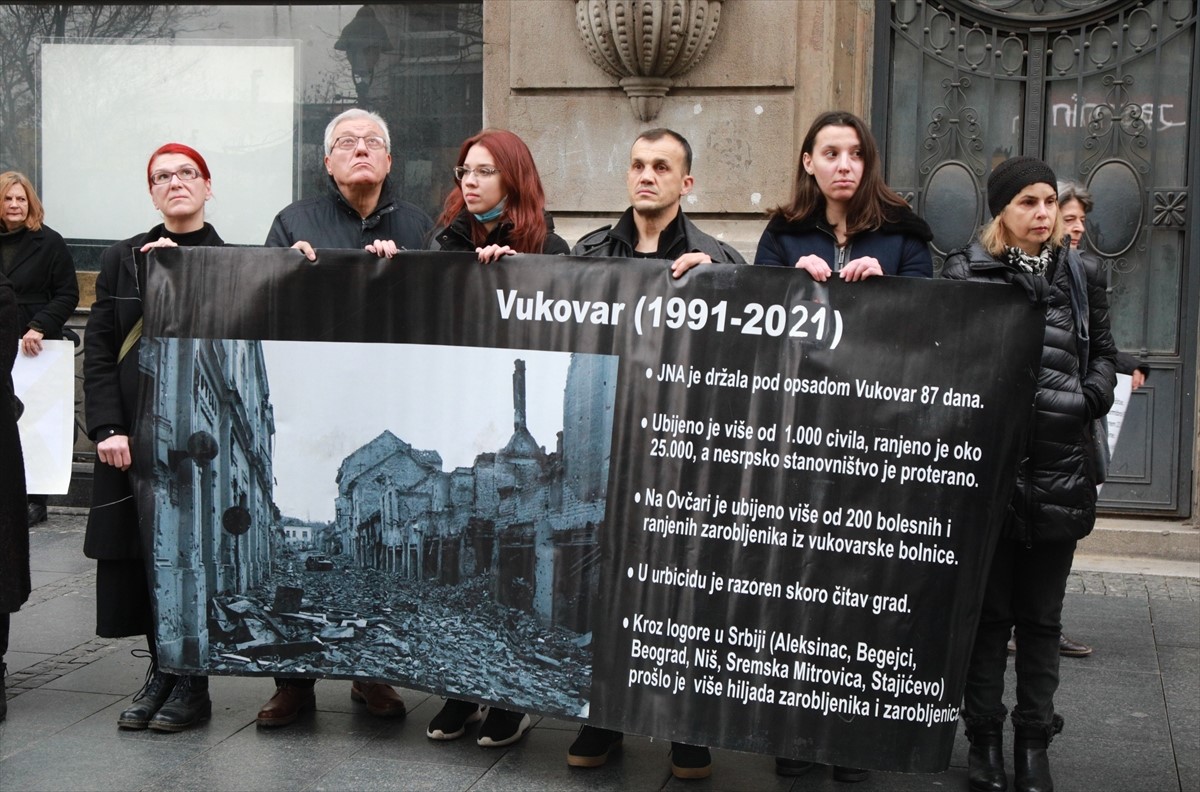 U Beogradu mirovna akcija u crnini povodom pada Vukovara