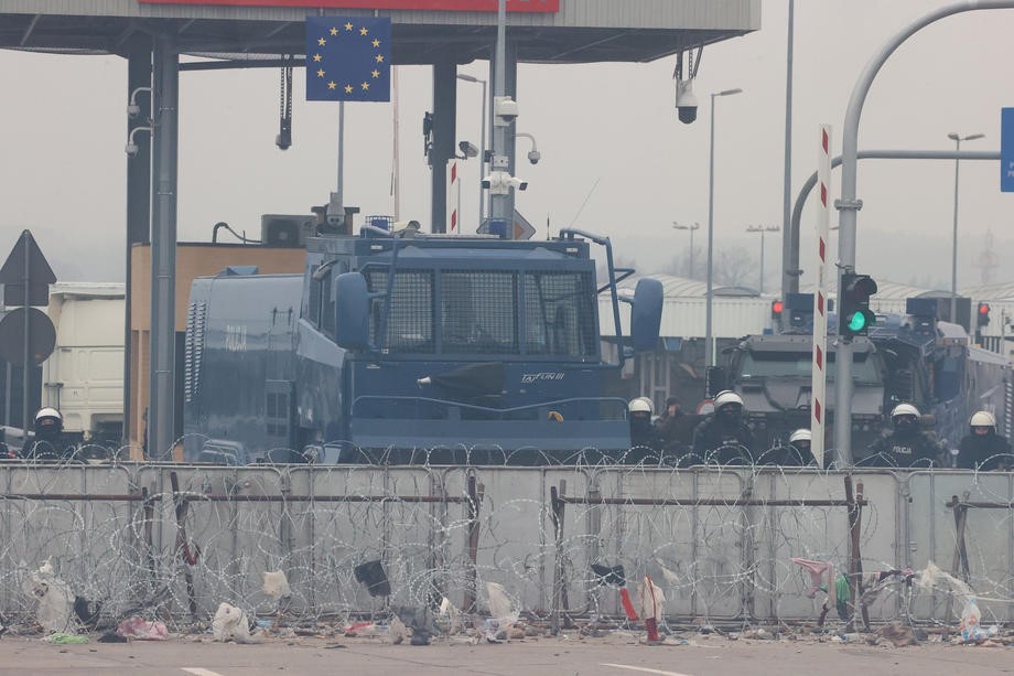 Poljska privela 100 migranata koji su prešli granicu s Bjelorusijom