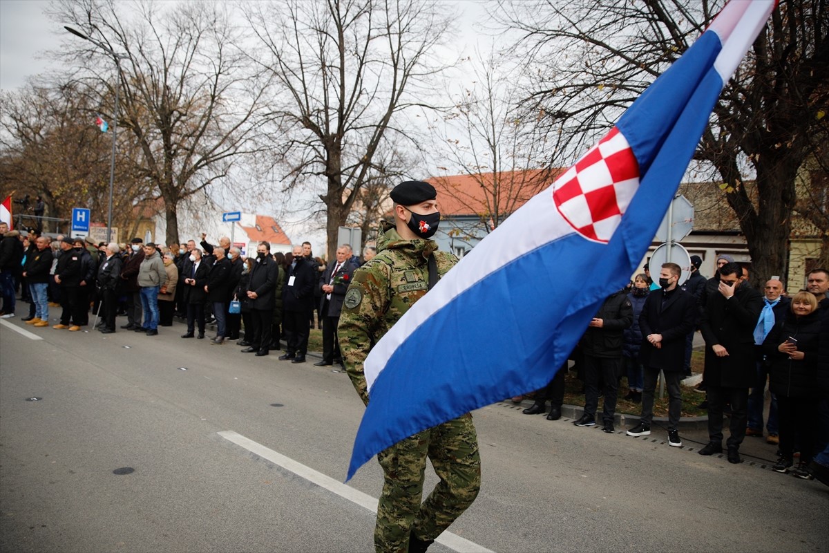 Hiljade ljudi u Koloni sjećanja na žrtvu Vukovara