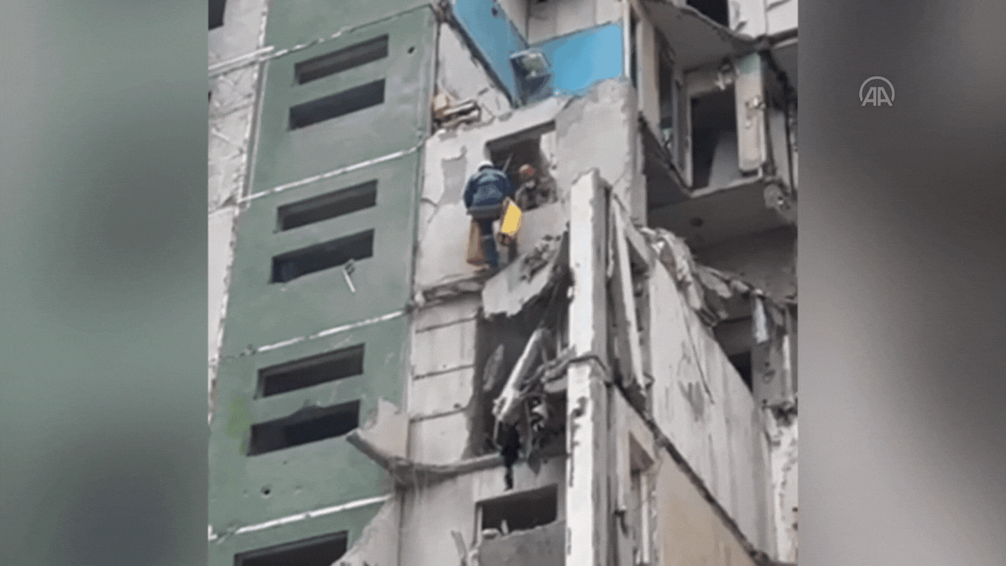 Ukrajinski timovi nastavljaju s akcijama traženja i spašavanja u Černihovu