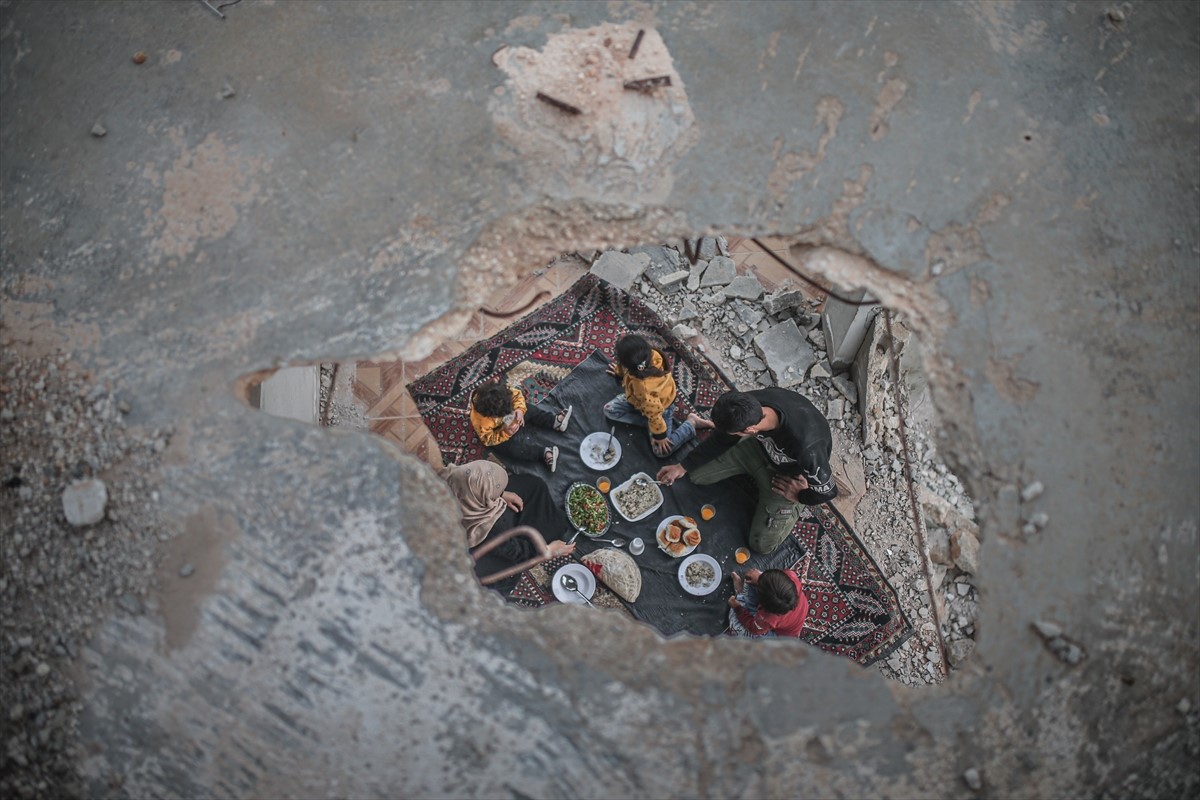 Iftar na ruševinama domova u Siriji