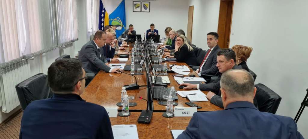 Dva miliona KM za zapošljavanje i samozapošljavanje boraca u TK