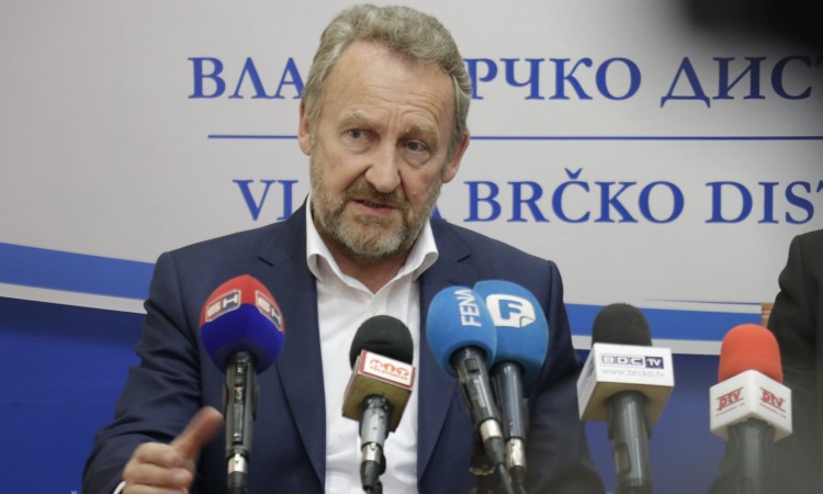 Izetbegović: Zvizdić ima pravo na viđenje stanja u stranci i životne oduke