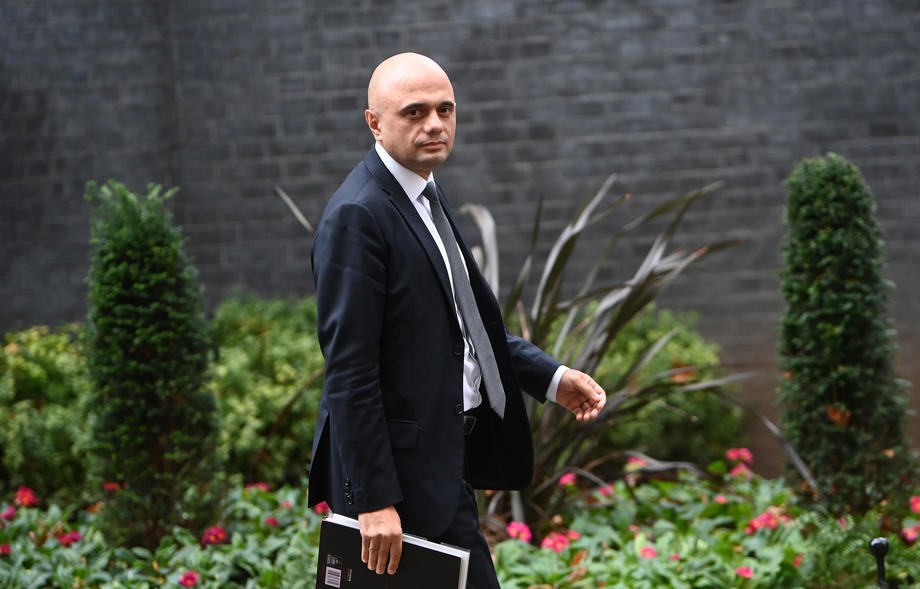 Javid: Britanija mora naučiti živjeti s COVID-19