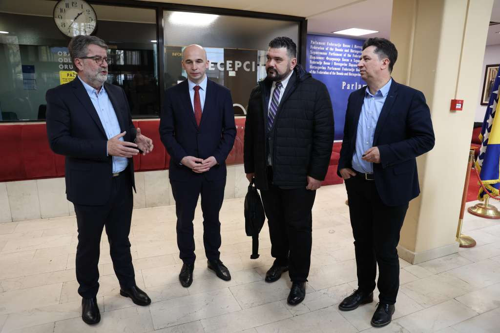 NES, SBiH, DF, SDA: Aktivirati Ustavnu komisiju radi otklanjanja blokade