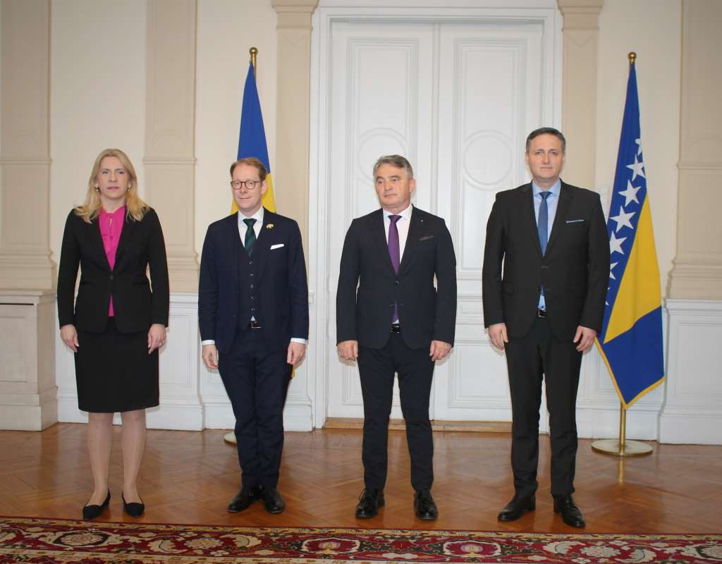 Politički odnosi sa Švedskom dobri, jačati ekonomsku saradnju