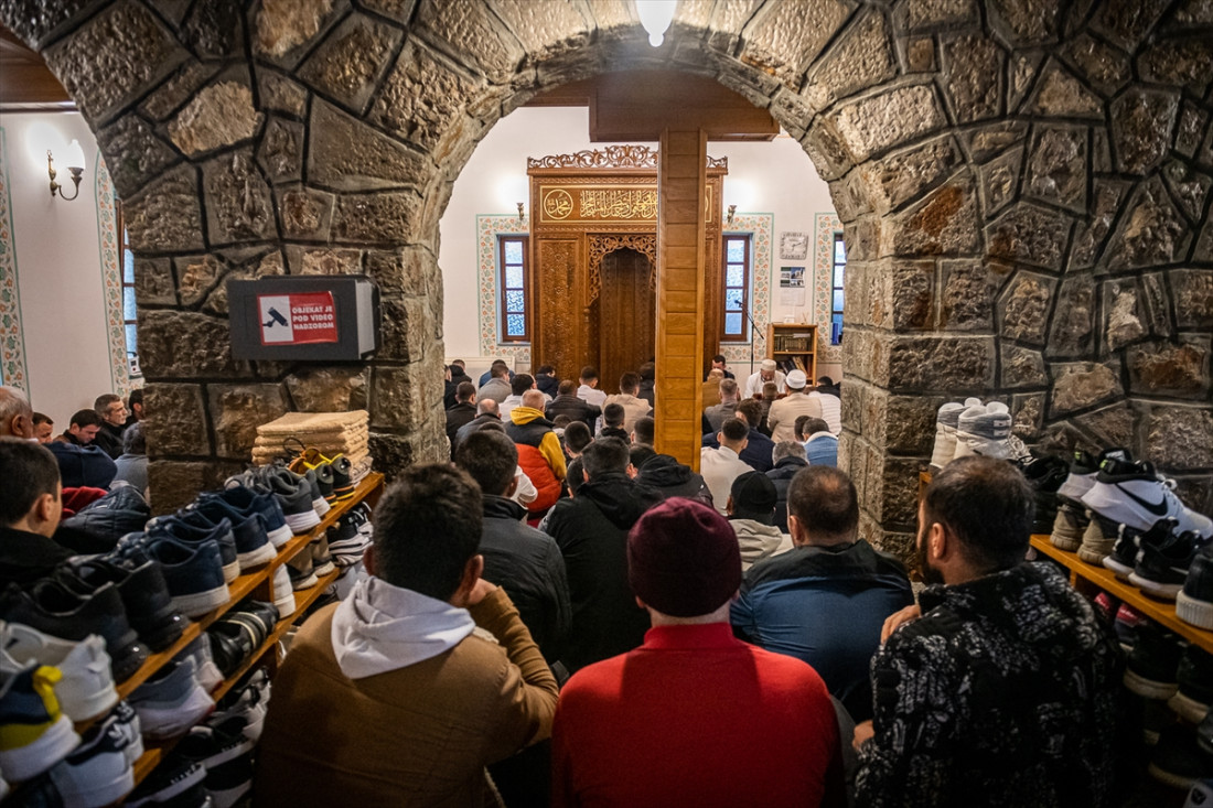 Bajram-namaz klanjan u džamijama širom Crne Gore