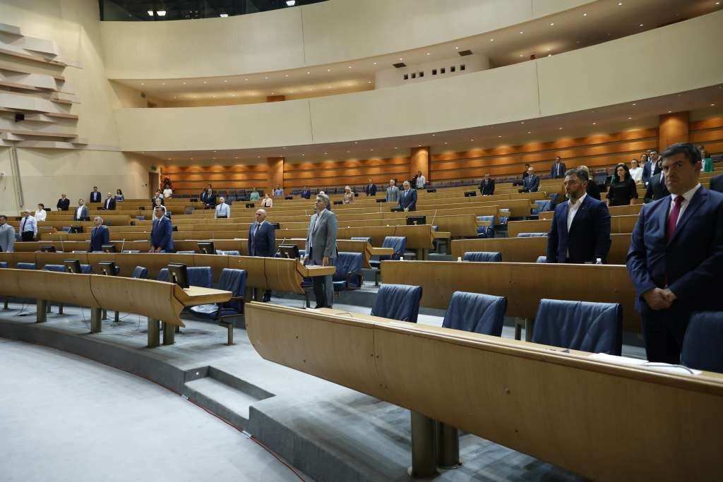 Pred zastupnicima danas Zakoni o vinu i strancima