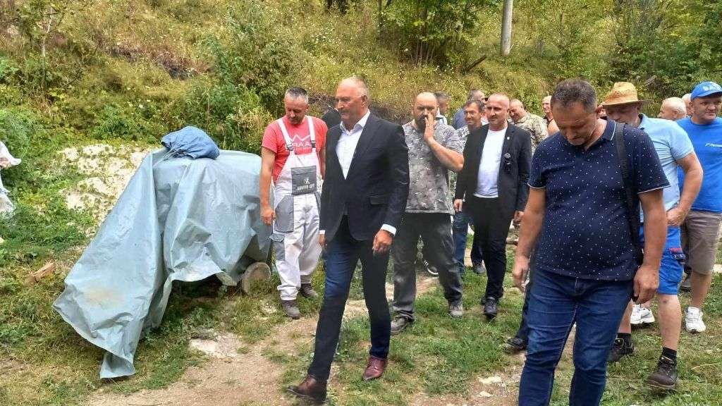 Helez i Dizdar posjetili povratnike u općinama Jajce, Donji Vakuf i Bugojno