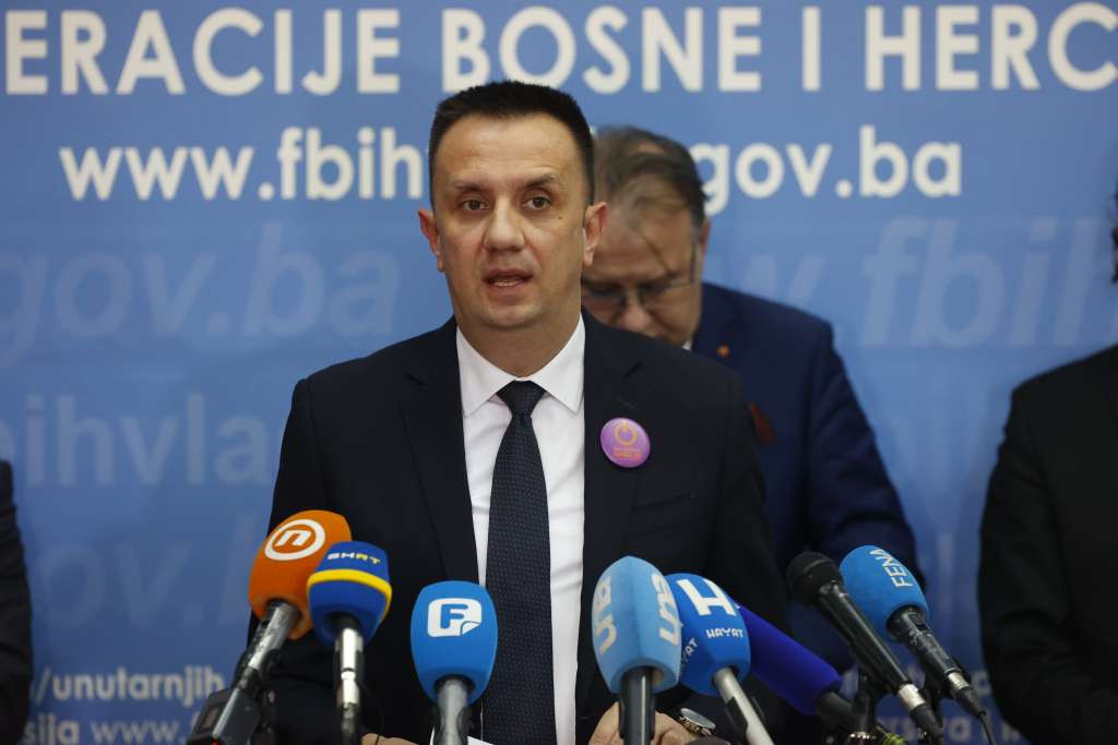 Lakić: Pronalazimo modalitete da se cijena struje za građane ne poveća