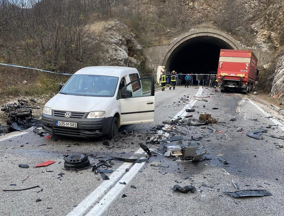 Jedna osoba poginula u teškoj nesreći u tunelu Vidikovac