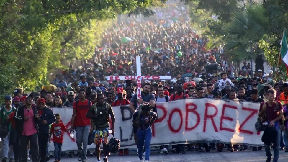 Hiljade migranata se pridružuju ogromnom karavanu ljudi u Meksiku uoči Blinkenove posjete