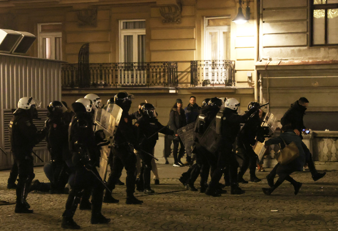 UNS traži od policije i tužilaštva da ispitaju napade na novinare tokom protesta