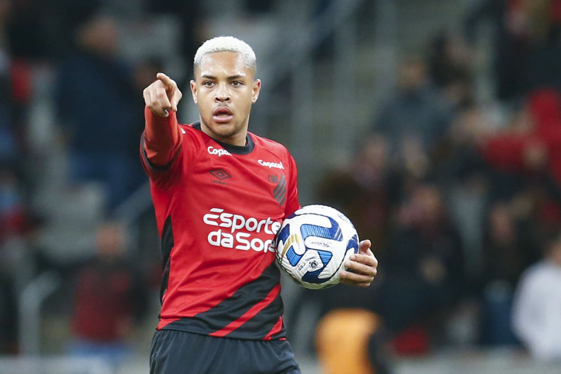 Brazilski fudbaler Vitor Roque doputovao u Barcelonu