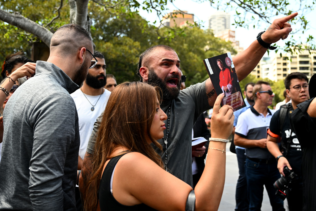 Neredi na sahrani kardinala optuživanog za seksualno zlostavljanje djece