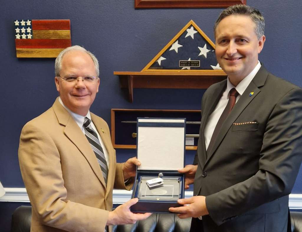 Bećirović s kongresmenom Guthrieom o aktuelnoj situaciji u BiH i jugoistočnoj Evropi